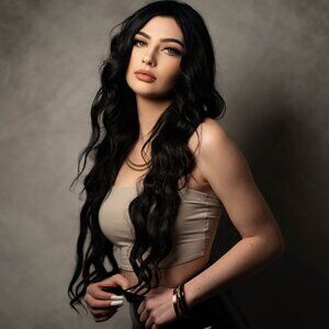 Meet your Posher, Eleana